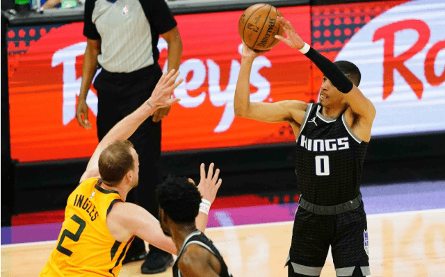 包含全明星赛集结日再迎强敌,萨克拉门托国王主帅复盘,主帅态度:气氛紧张,资深球员宣示担当的词条 包含全明星赛集结日再迎强敌,萨克拉门托国王主帅复盘,主帅态度:气氛紧张,资深球员宣示担当的词条